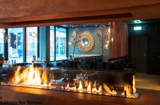 Tag Restaurant & Bar